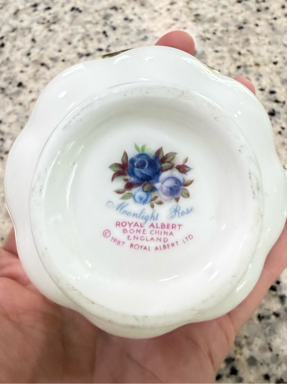 Royal Albert Moonlight Rose teacup - Picture 4 of 4